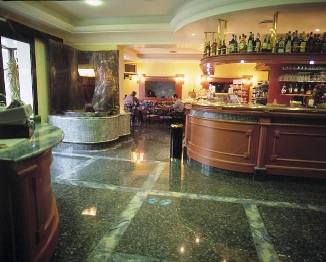 Hotel Serenella Gazzaniga Eksteriør billede